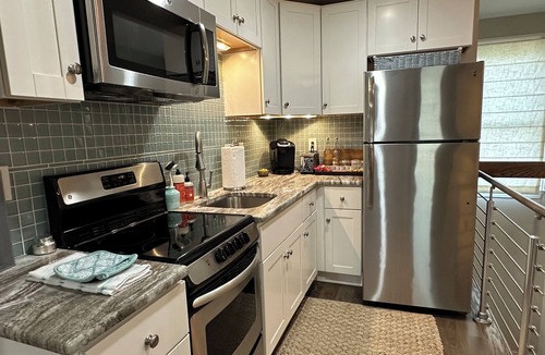 Greenwood Apartment | Private East Nashville Loft, walkable to many award wining restaurants and bars.