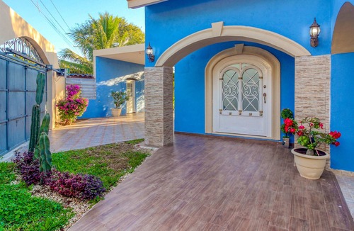 Montecarlo House | Private Escape with Private Pool, Patio, Grill, Enclosed Yard, & WiFi - Dogs OK