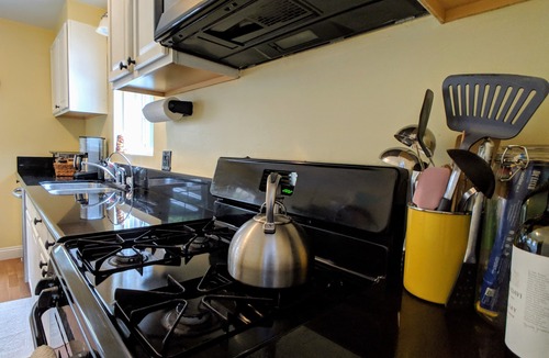 Beverly Glen House | Private Hillside 2 Units near Bel Air & UCLA with Patio & Garden + Parking