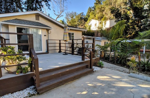 Beverly Glen House | Private Hillside 2 Units near Bel Air & UCLA with Patio & Garden + Parking