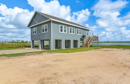 Hitchcock House | Private Home on Lagoon with Views in Hitchcock!
