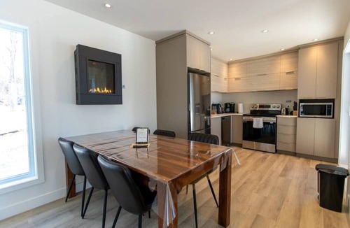 Pine Hill Ski Chalet | Private Hot Tub | Hiking | Skiing | Luméo