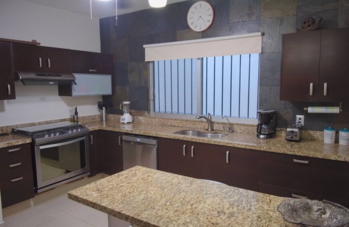 Zona Dorada House | Private house, pool, bbq and jacuzzi!