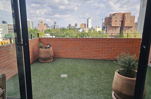 Lafayette Apartment | Private Loft Walking Distance from CAS | Duna S.