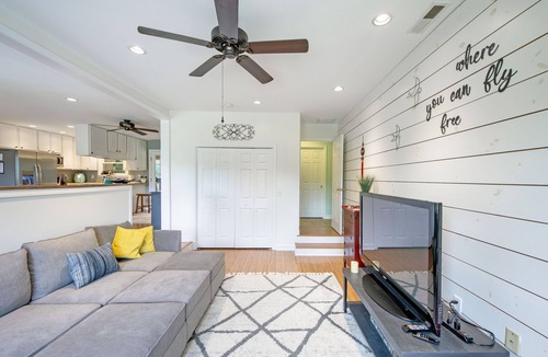Allen House | Private Pier - Kayaks - Hot Tub - Custom Patio & Fire Pit - Great Fishing!
