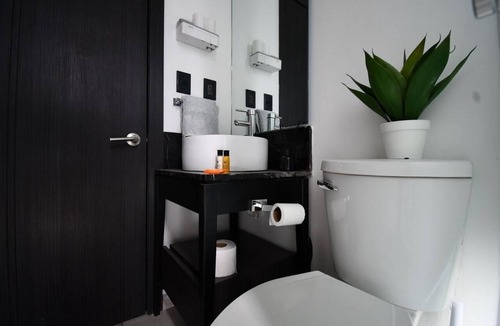 Granja Apartment | Private, Relaxing Suite w/OnSite Cafe | Duna S.
