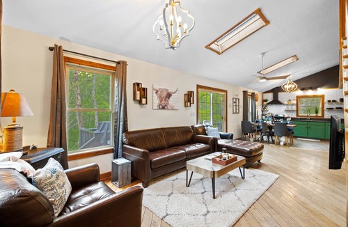 Goshen House | Private Riverfront Cabin | Hot Tub, Fire Pit | Blue Ridge