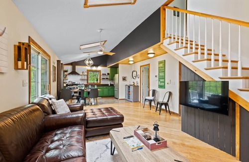 Goshen House | Private Riverfront Cabin | Hot Tub, Fire Pit | Blue Ridge