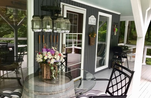 Bladensburg Cabin | Private Secluded Cabin w/hot tub