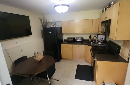 Burke Apartment | Private space, House Retreat Studio
