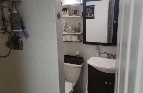 Burke Apartment | Private space, House Retreat Studio