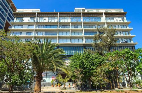 Financial District Apartment | Private Suite with Incredible View & Pool