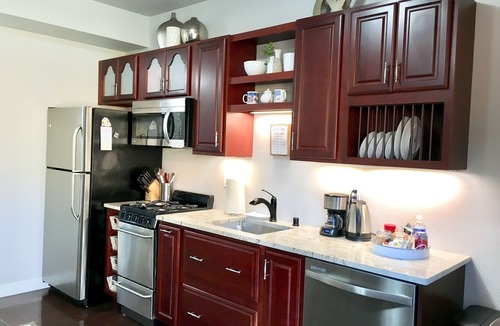 Sand Lake Apartment | Private Upscale Cozy APT Guests Love -W/D -WiFi -Kitchen in Good Neighborhood
