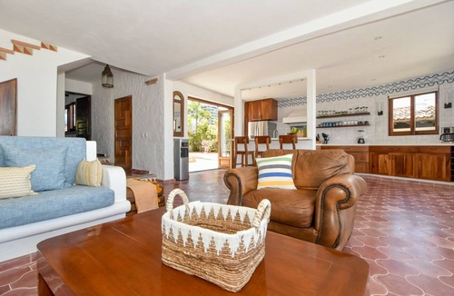 South Shore Hotel Area Villa | Private villa- 3 bdrm & 4 bath with ocean views and new private infinity pool
