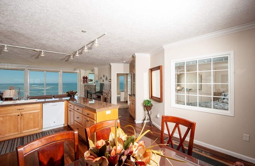 Depoe Bay Condo | Promo! Oceanfront Condo with Private Hot Tub, Indoor Pool, Wifi and HDTV!