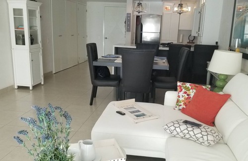 South Hotel Zone Apartment | PUERTO VALLART, GRAND VENETIAN. NICE CORNER UNIT 2ND FLOOR WITH 3 BALCONIES!