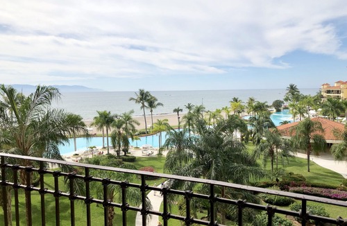 Marina Vallarta Apartment | PUERTO VALLARTA WATERFRONT BAY VIEW GRAND