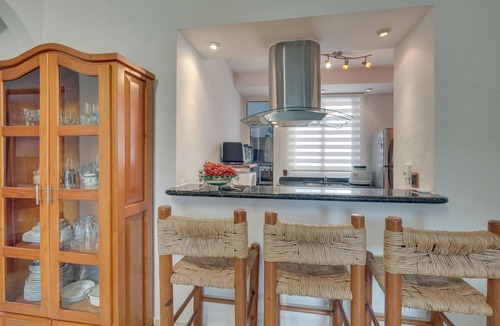South Hotel Zone Condo | Puerto Vallarta Hideaway w/Balcony & Pool!