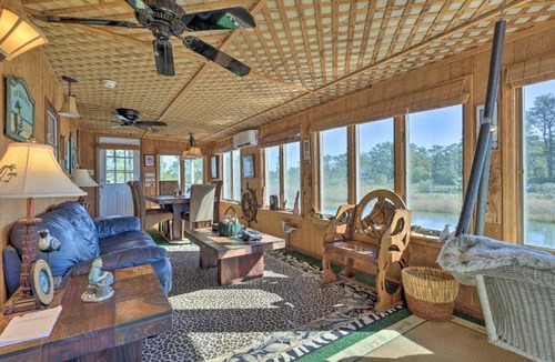 Chincoteague House | Quaint Chincoteague Island Hideaway w/2 Porches!