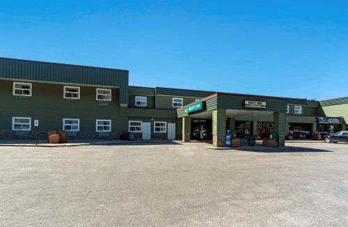 Bracebridge Hotel | Quality Inn