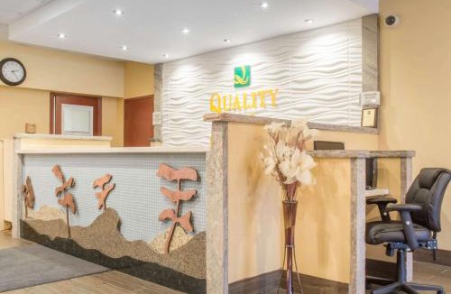 Bracebridge Hotel | Quality Inn