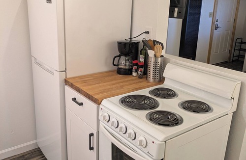 Oceano Apartment | Quiet Studio with Private Yard/Dog-Friendly/Perfect for Travel Contracts