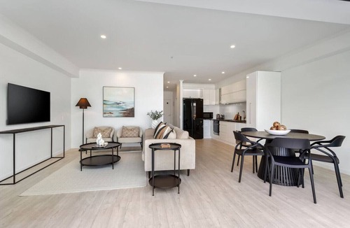 Auckland Central Business District Apartment | QV Stays Waterfront Getaway