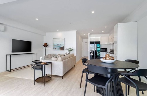 Auckland Central Business District Apartment | QV Stays Waterfront Getaway