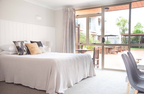 Raglan Hotel | Raglan Sunset Motel