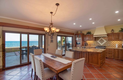 Loreto House | Rare Beachfront Steps to Sand/Paddleboards and Bikes