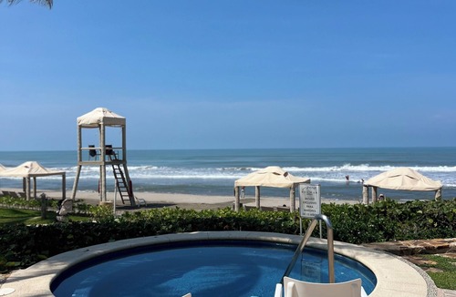 Acapulco Apartment | Real Beachfront paradise apartment