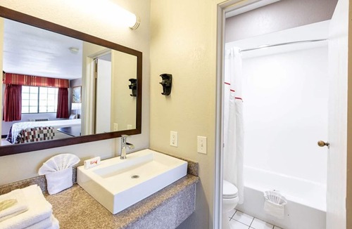 Lompoc Hotel | Red Roof Inn Lompoc