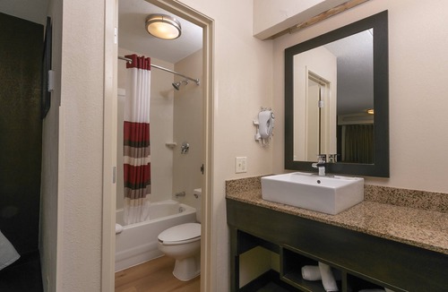 Hanover Hotel | Red Roof Inn PLUS+ Baltimore-Washington DC/BWI South