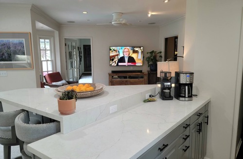 Altadena House | Relax by the Pool at Garden Casa de La Altadena, enjoy the peace by Eaton Canyon