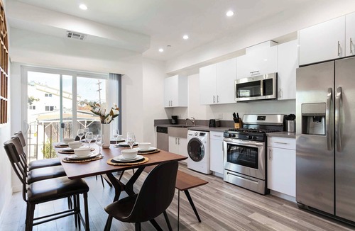 Rampart Village House | Relax in Spacious 4BR Townhouse Sleeps 9 with WiFi