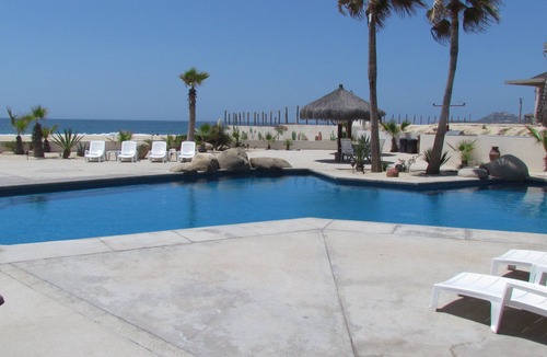 Zona Hotelera Condo | Relaxation At Its Finest Directly on the Beach