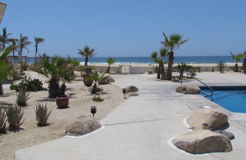 Zona Hotelera Condo | Relaxation At Its Finest Directly on the Beach