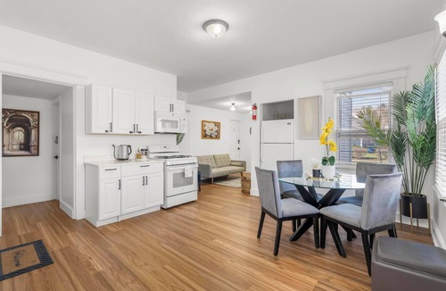 New Haven Apartment | Relaxing 3-bedroom apartment in New Haven