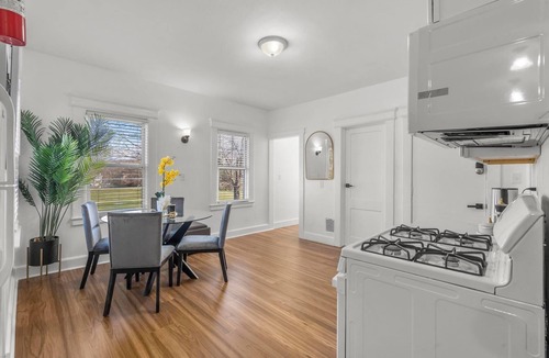 New Haven Apartment | Relaxing 3-bedroom apartment in New Haven