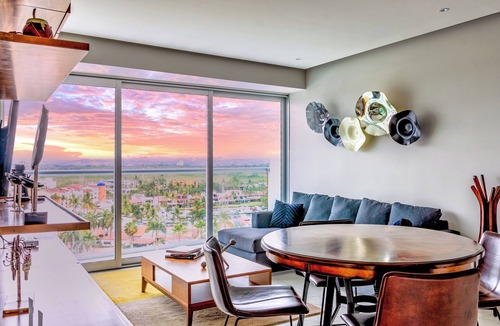 Marina Vallarta Condo | Relaxing and modern living in the exclusive Marina Vallarta -family/pet-friendly