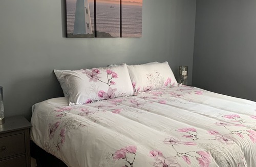 Belleville Apartment | Relaxing Oasis in the Heart of Belleville