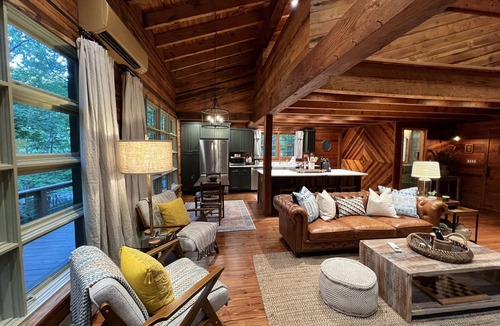 Fort Payne House | Remodeled Authentic Cabin Near DeSoto Park