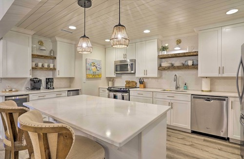 West Beach Cottage | Remodeled Cottage on Sparrow Pond, Walk to Beach!