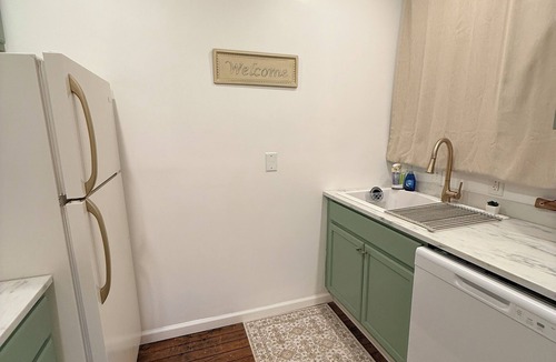 St. Bernard Apartment | Renovated 2BR - Workspace - Near UC Med & Cincy
