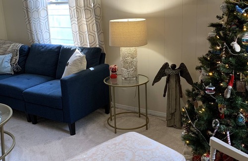 Issue House | Renovated Colonial Beach Cottage
