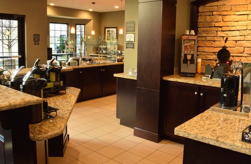 Beckett Ridge Apartment | Renovated Studio | Fitness Center, Indoor Pool