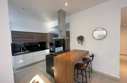 Tres de Mayo House | Residencia Corinto La Cima Frac Burgos Bugambilias