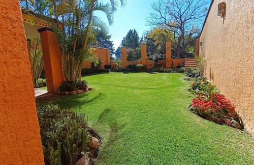 Zapopan House | Residencia María Bonita