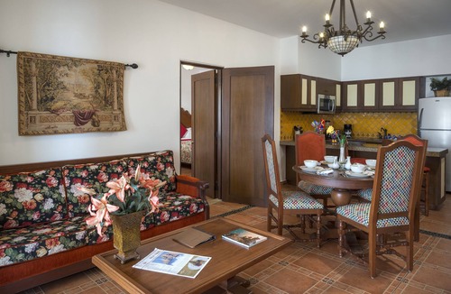 Los Cabos Villa | Residential Home with Private Pool, Hot Tub, Butler, Outdoor Bar and BBQ.