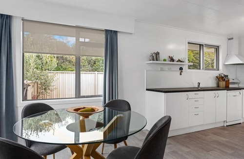 Waiotahi Apartment | Rest Stop on Richard Street